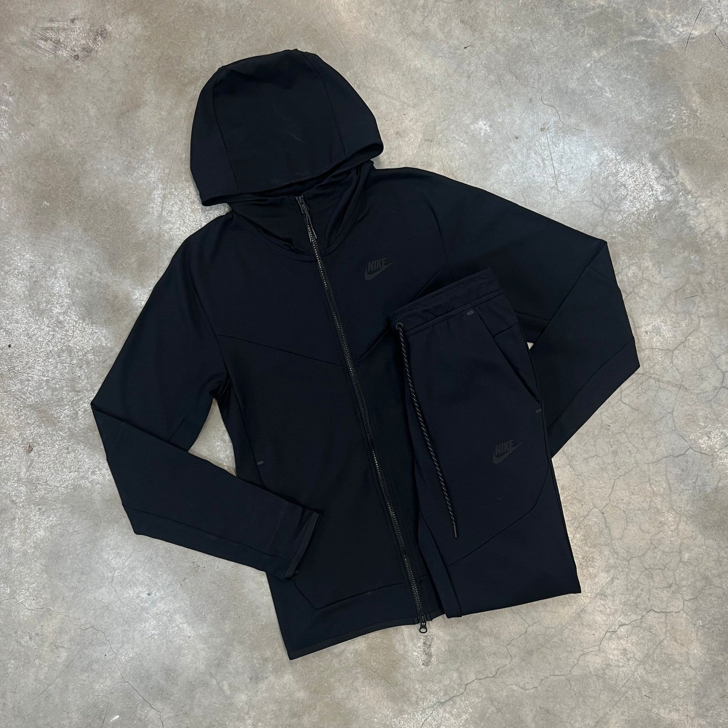 Nike Lightweight Tec Fleece