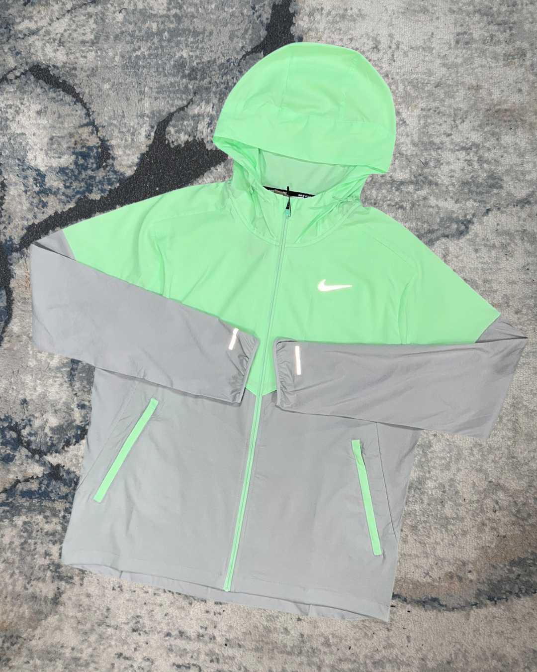 Nike Windrunner (Volt/Grey)