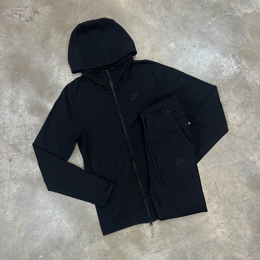 Nike Lightweight Tec Fleece